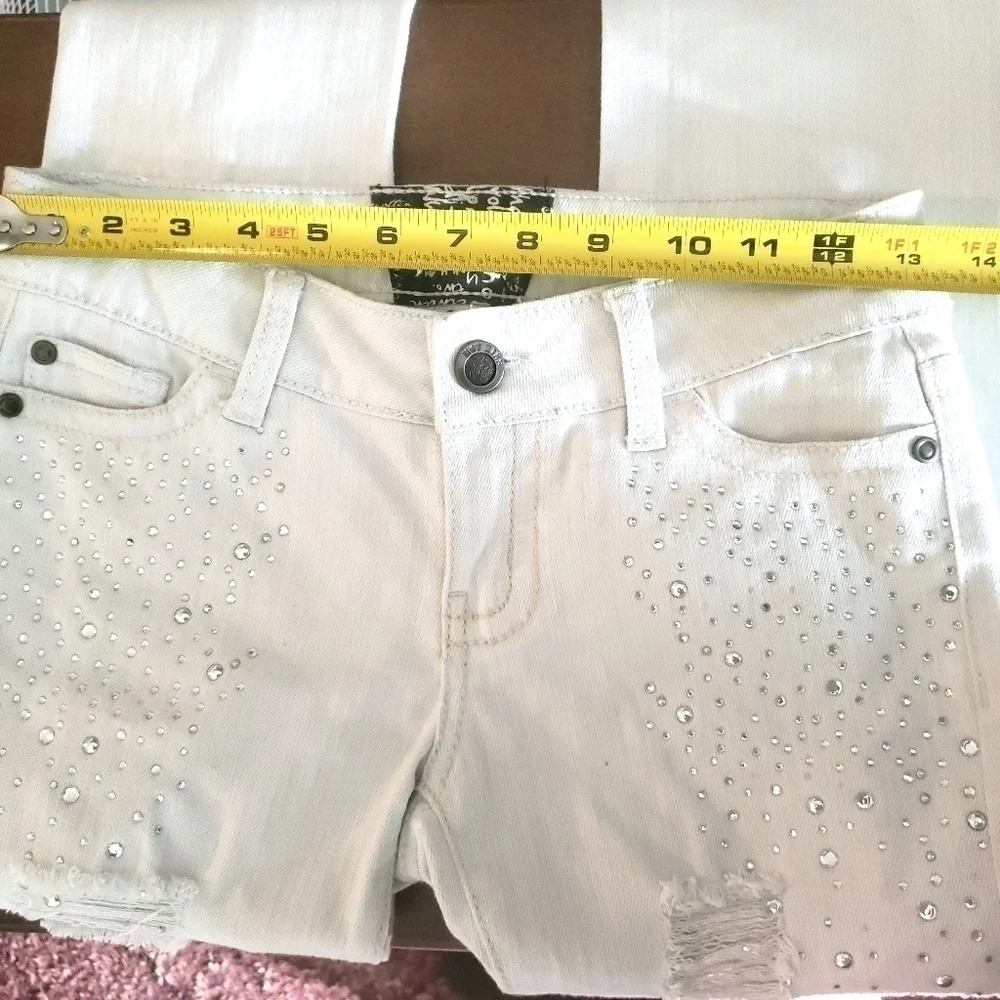 Hot Kiss Skinny Lily White Denim Distressed Jeweled Straight Leg Jeans Sz 1